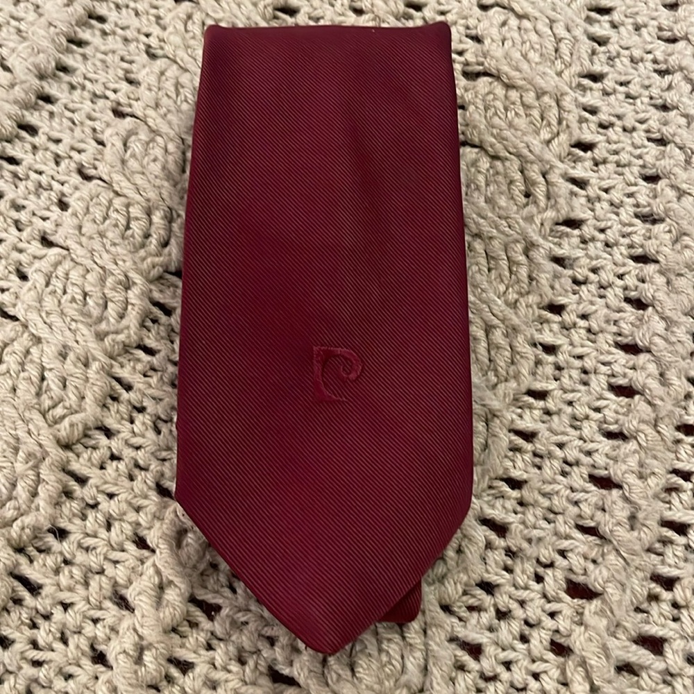 Vtg Pierre Cardin Hudson Tie‎ Paris New York 100% Imported Polyester Burgundy